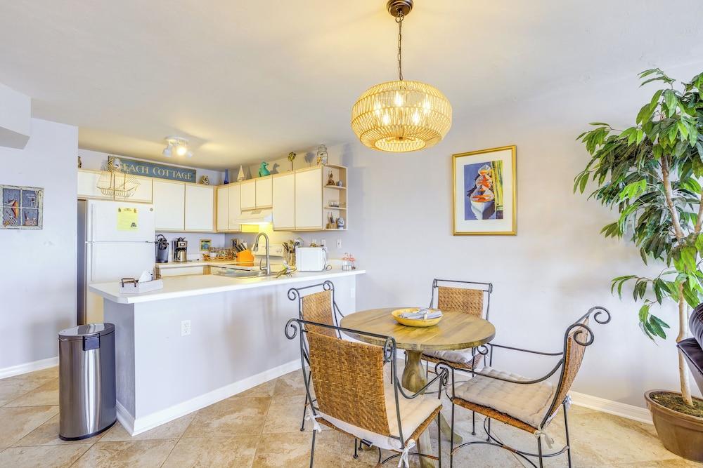 Walkable Beachfront Retreat on Cedar Key!