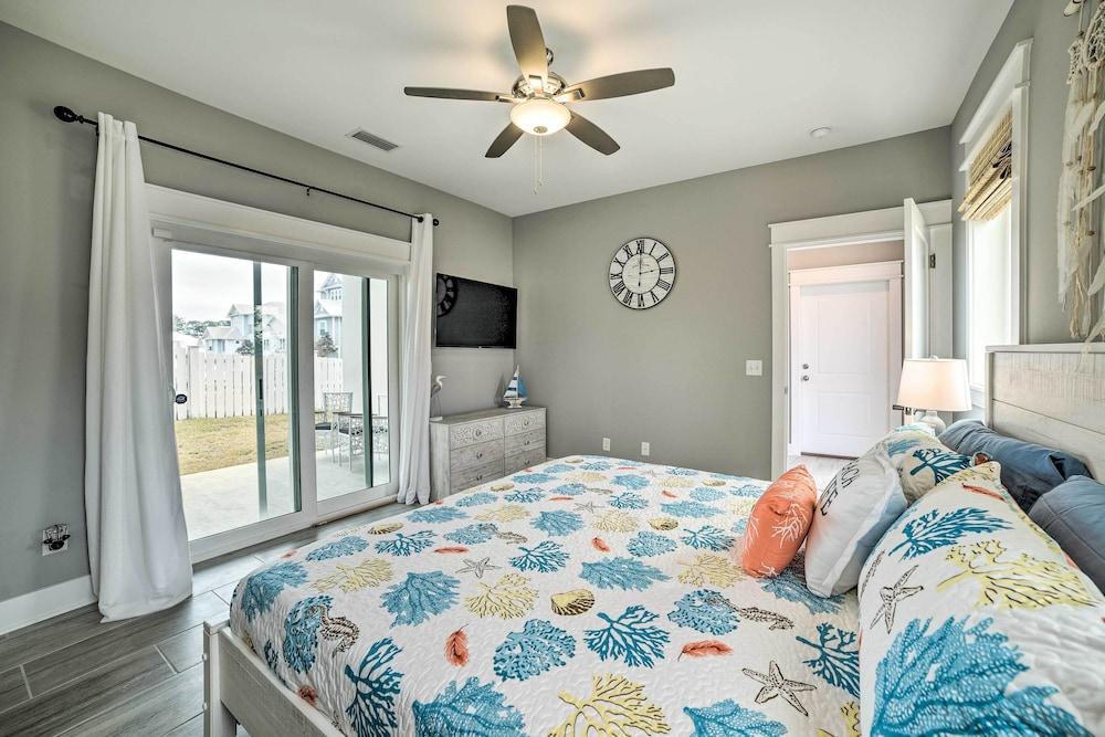 Beach Retreat w/ Rooftop Deck, Walk to Beach!
