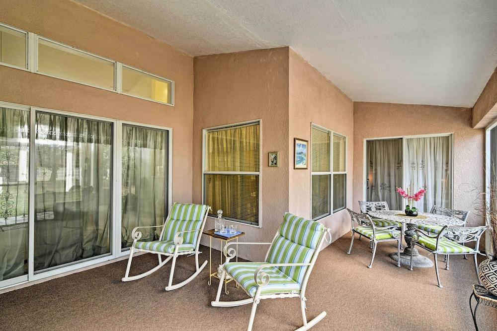 Bright Spring Hill Home: 5 Mi to Weeki Wachee Park