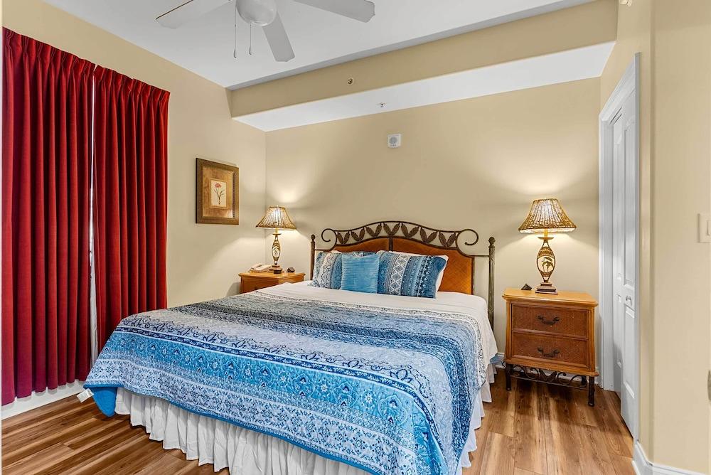 Luxury Condo w/ Huge Private Balcony on Lake Bryan