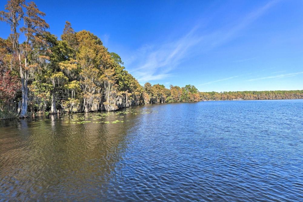 Luxury Condo w/ Huge Private Balcony on Lake Bryan