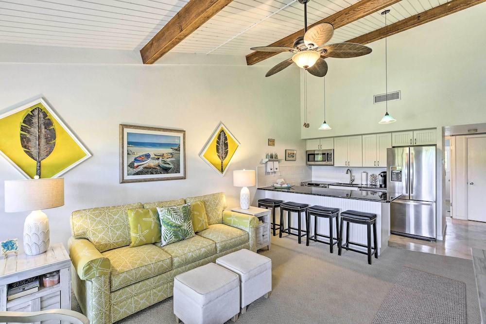 Coastal Condo w/ Pool Access < 1 Mi to Beach!
