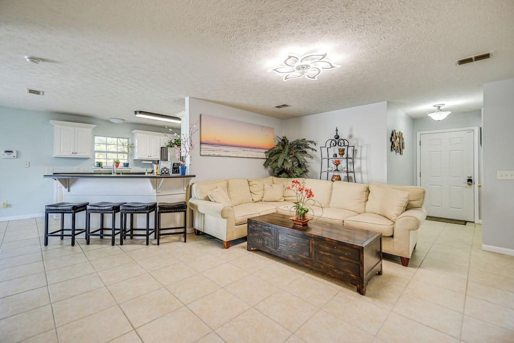 Pet-friendly PCB Home w/ Hot Tub, Near Beaches!