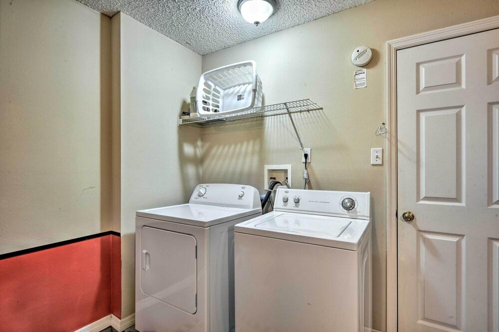 Clermont Home w/ Pool & Game Room: 10 Mi to Parks!