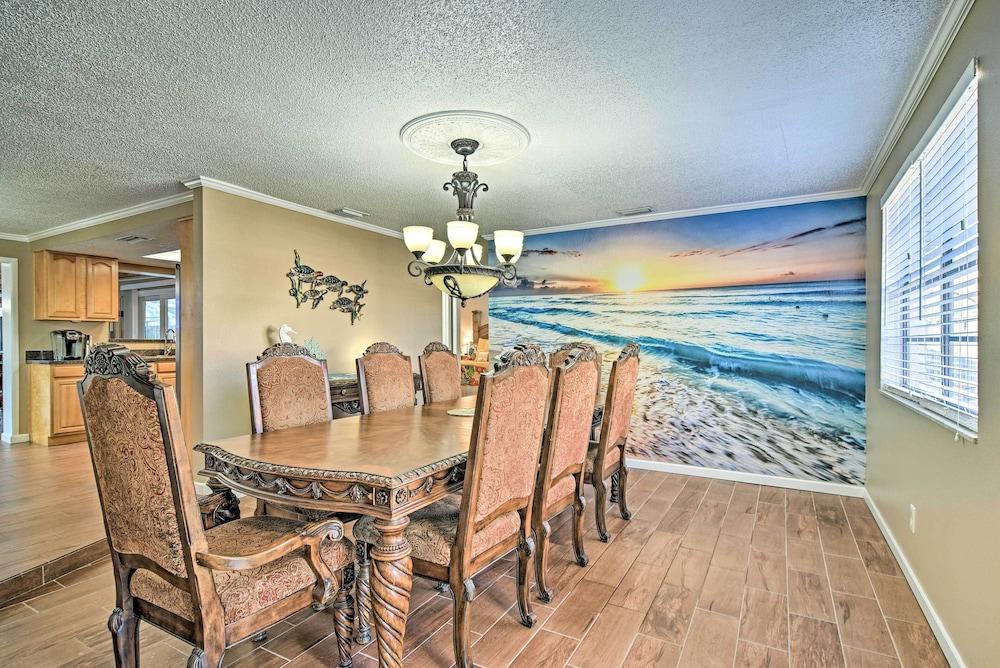 Idyllic Largo Escape w/ Private Pool & Lanai!