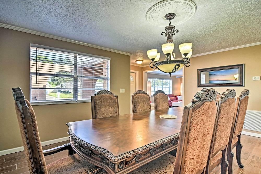 Idyllic Largo Escape w/ Private Pool & Lanai!