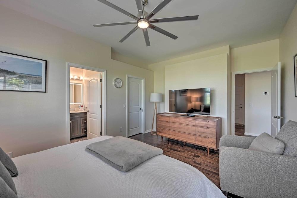 Modern Naples Home w/ Amenity Access!