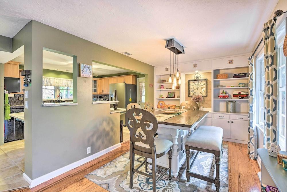 Oasis w/ 2 Stand-alone Casitas & Outdoor Bath