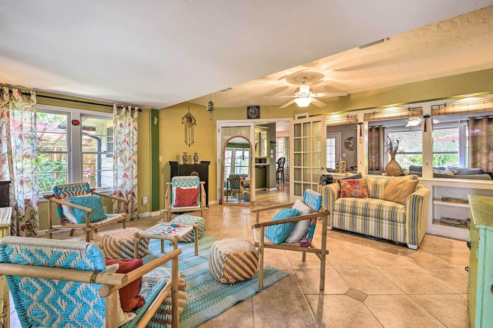 Oasis w/ 2 Stand-alone Casitas & Outdoor Bath