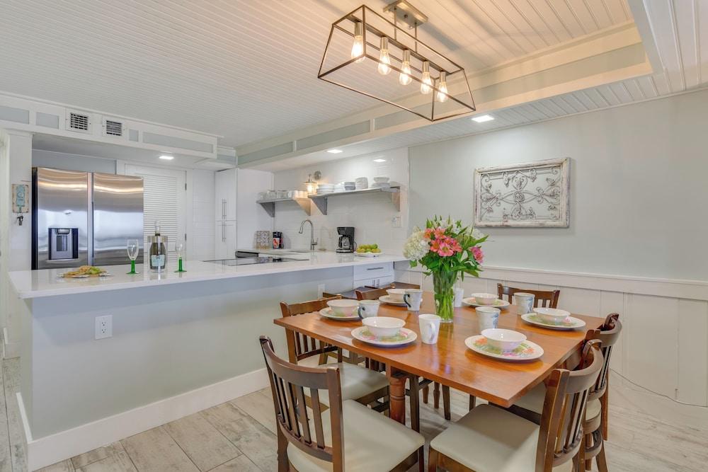 Oceanfront PCB Condo w/ Beach Access & 2 Pools