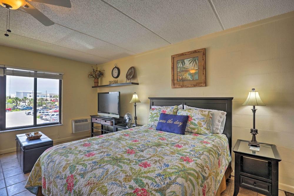 Ocean-view St Augustine Studio w/ Pool Access!