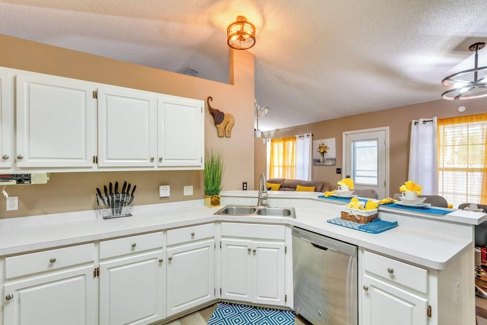 Pensacola Home w/ Private Backyard & Fire Pit