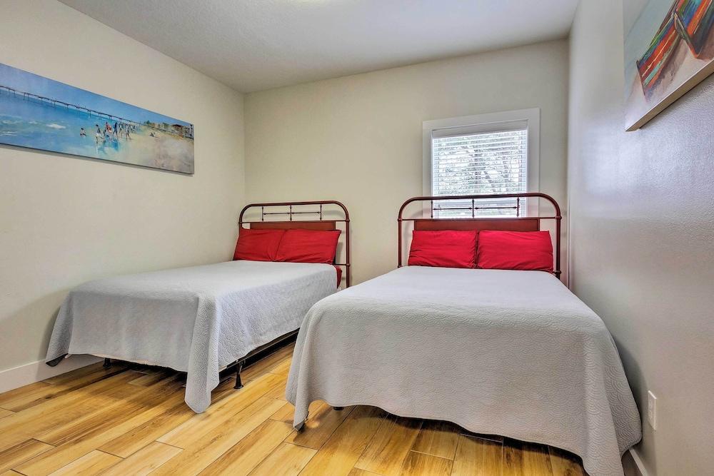 Spacious Miramar Beach Cottage w/ Beach Access!