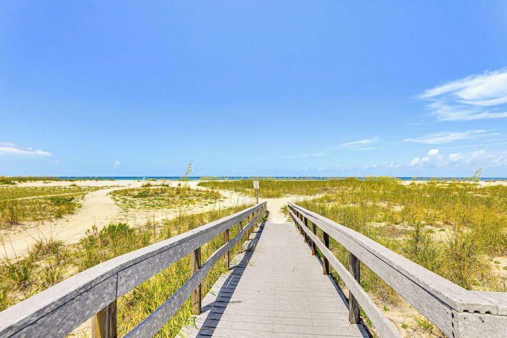 Treasure Island Condo - Sunset & Beach Views!