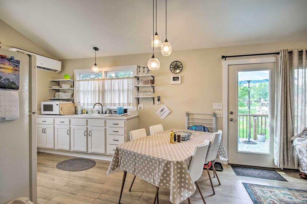Adorable Lakefront Cottage w/ Dock & Grill!