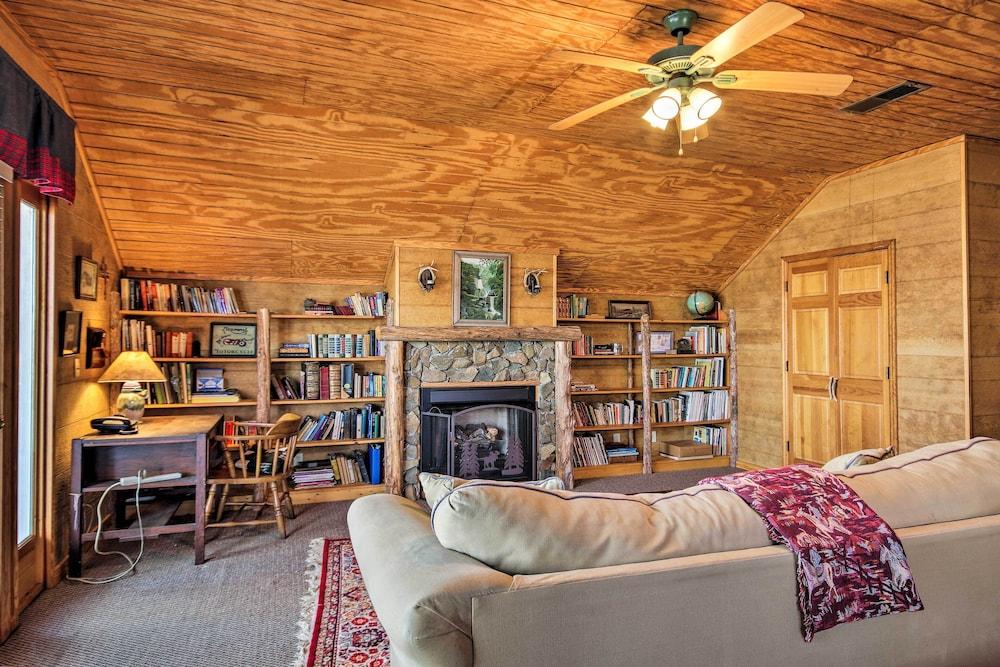 Charming Waterfront Ridgeway Cabin w/ Dock!