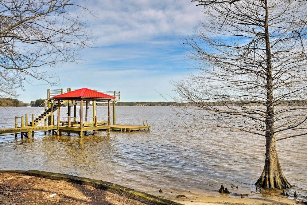 Charming Waterfront Ridgeway Cabin w/ Dock!
