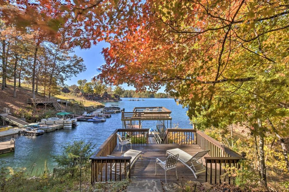 Lake Keowee Escape w/ Dock, Deck & Lake Access!
