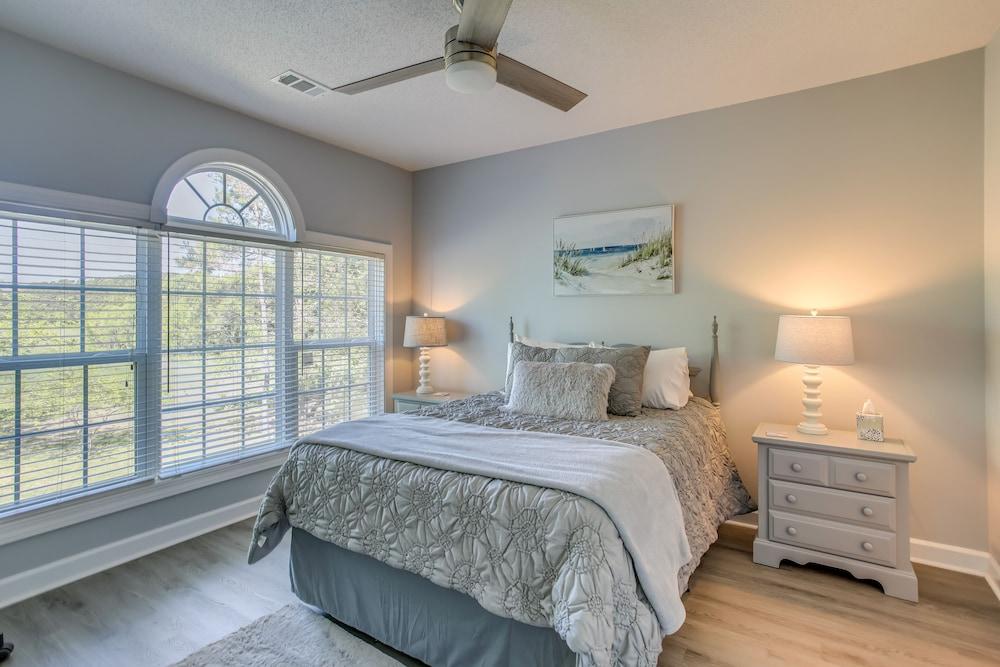 North Myrtle Beach Condo w/ Golf Course Views!