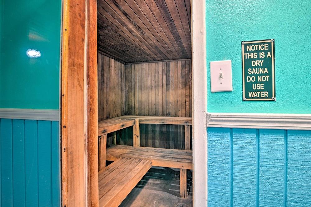 Oceanfront Condo w/ Balcony in Myrtle Beach!