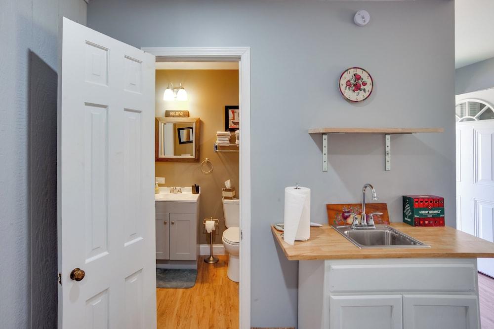 Saint Helena Island Getaway w/ Marsh Views!