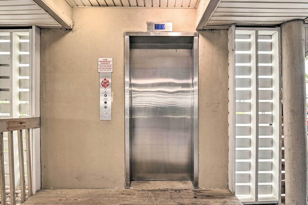 Oceanfront Condo w/ Furnished Deck & Views!