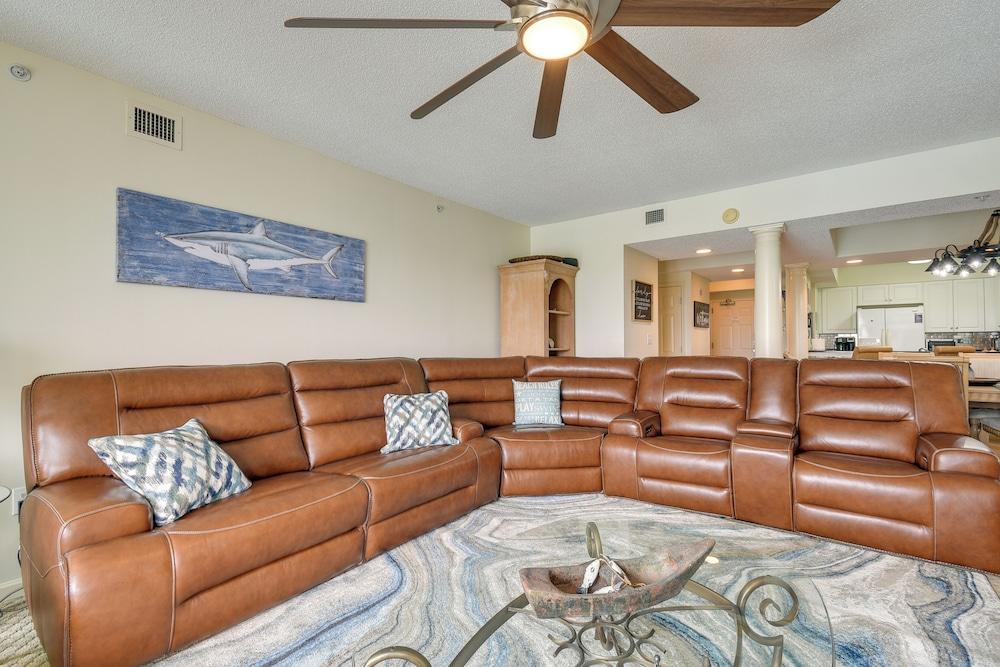 Barefoot Resort Condo ~ 2 Mi to Beach Access!