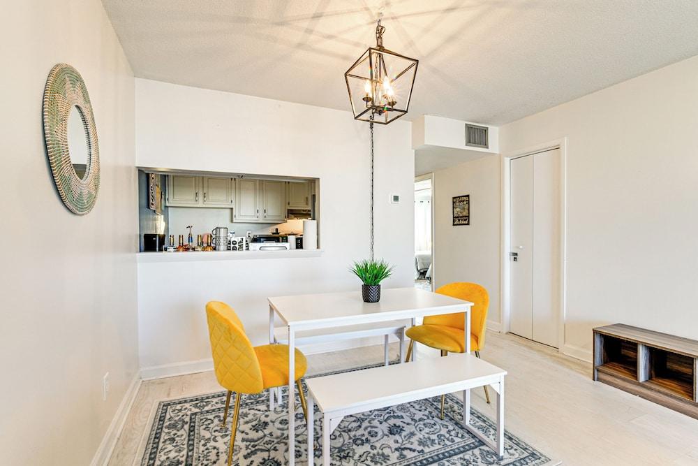 Updated Resort Condo, Walk to Myrtle Beach!