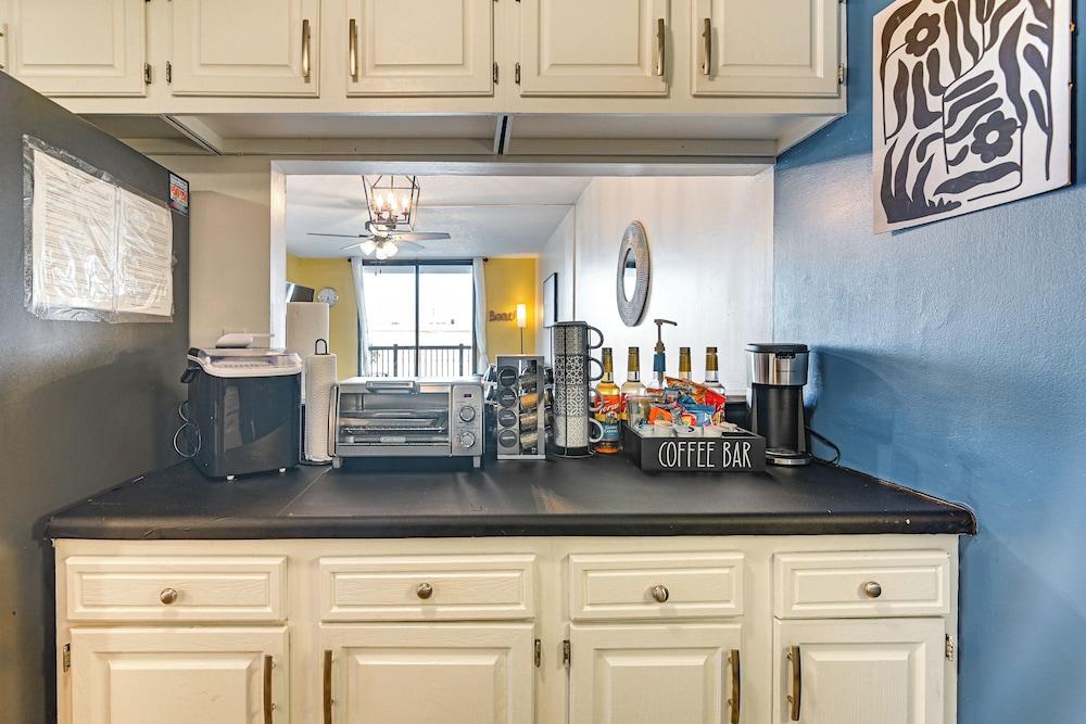 Updated Resort Condo, Walk to Myrtle Beach!