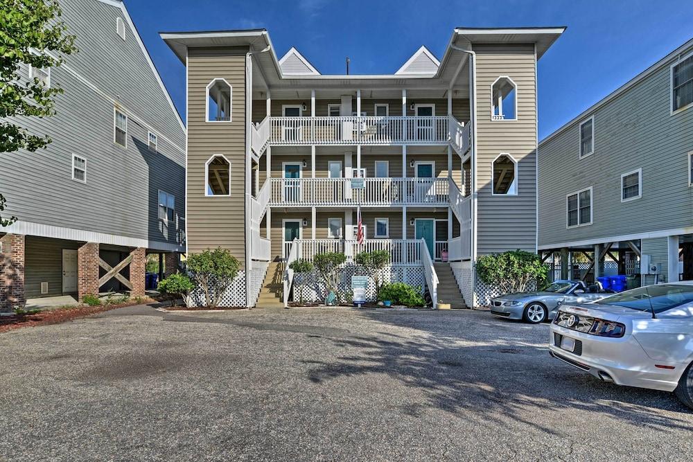 Walk to Surfside Beach: Studio w/ Covered Balcony