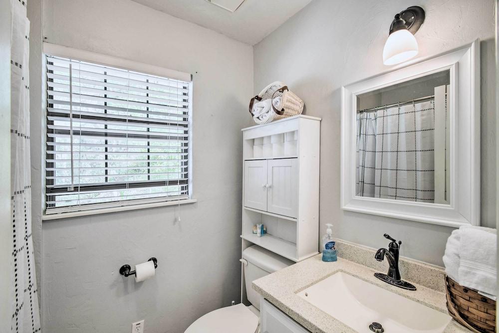 Waterfront Hawthorne Hideaway With Fire Pit!