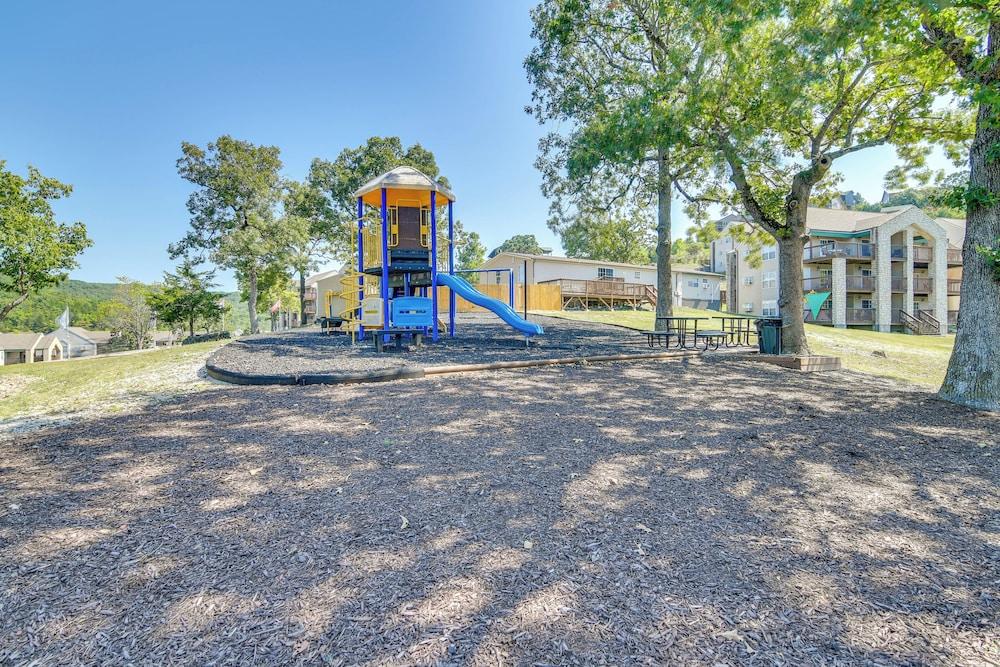 1 Mi to Silver Dollar City! Lake-view Family Haven