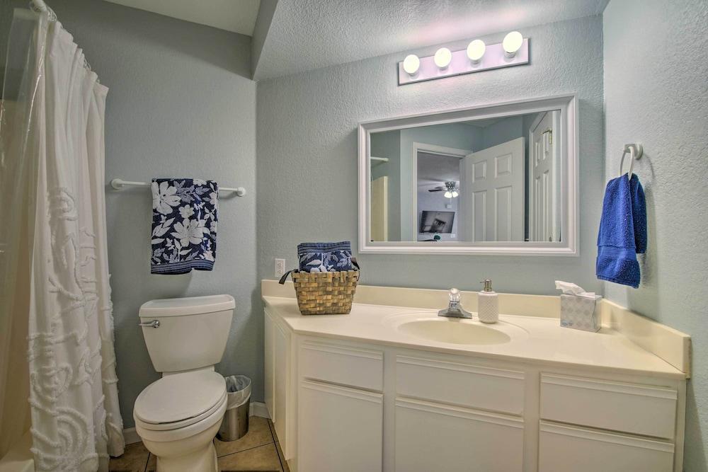 Bright Ozarks Condo w/ Balcony & Lake Views!