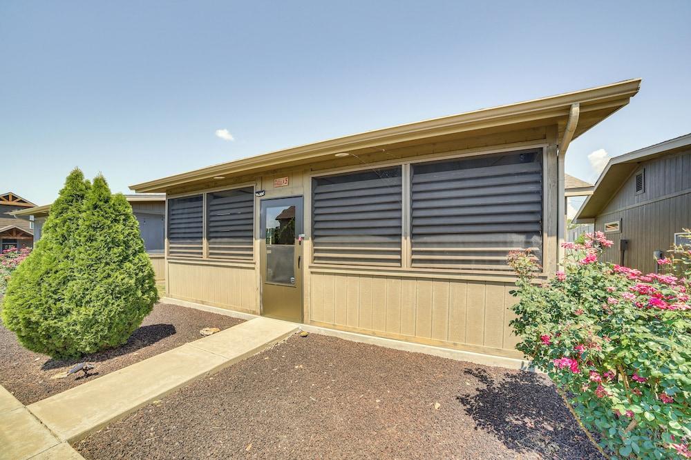 Little Indian Resort Cabin: Pool + Walk to Lake!