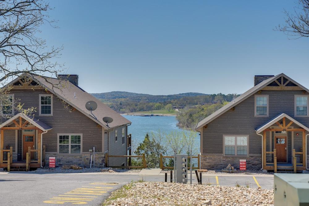 Little Indian Resort Cabin: Pool + Walk to Lake!