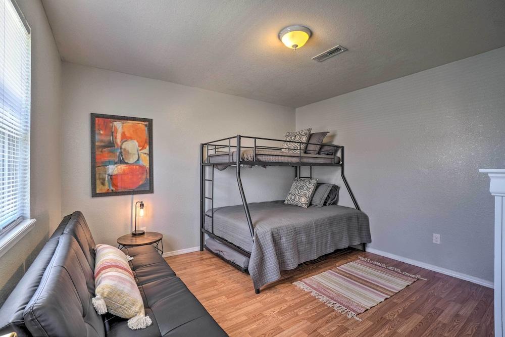 Charming One-level Home w/ Deck, Walk to Dtwn