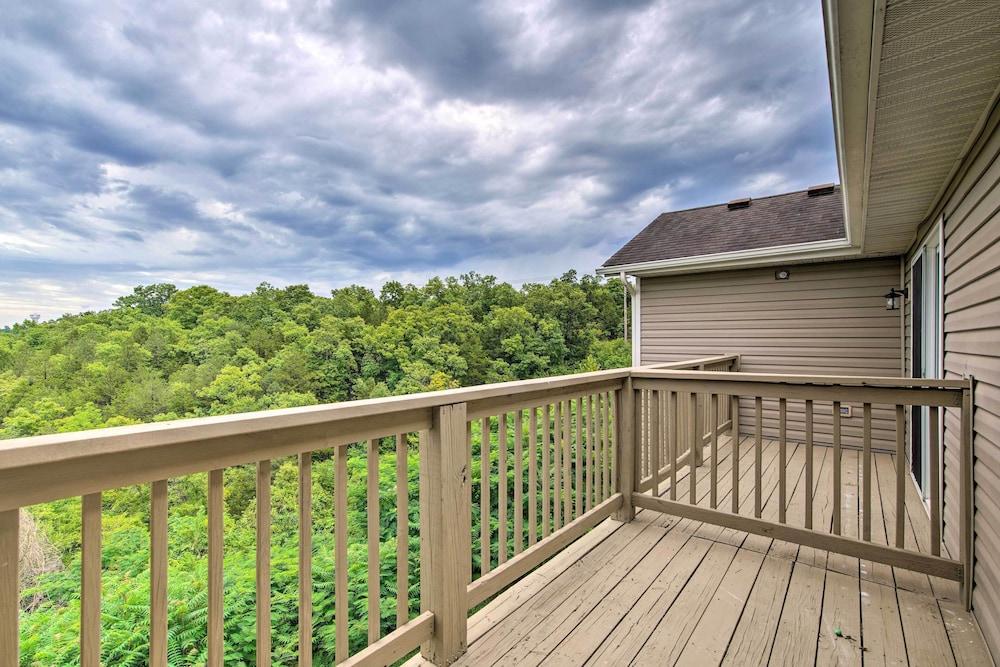 5 Mi to Branson Strip! Cozy Condo w/ Mtn Views