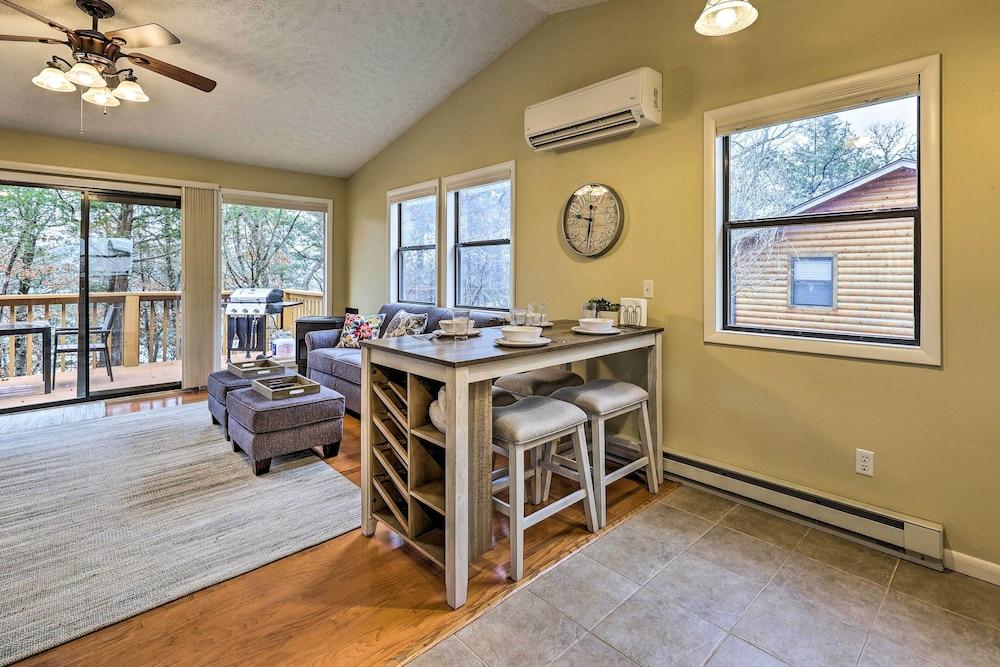Cozy Table Rock Lake Vacation Rental w/ Deck