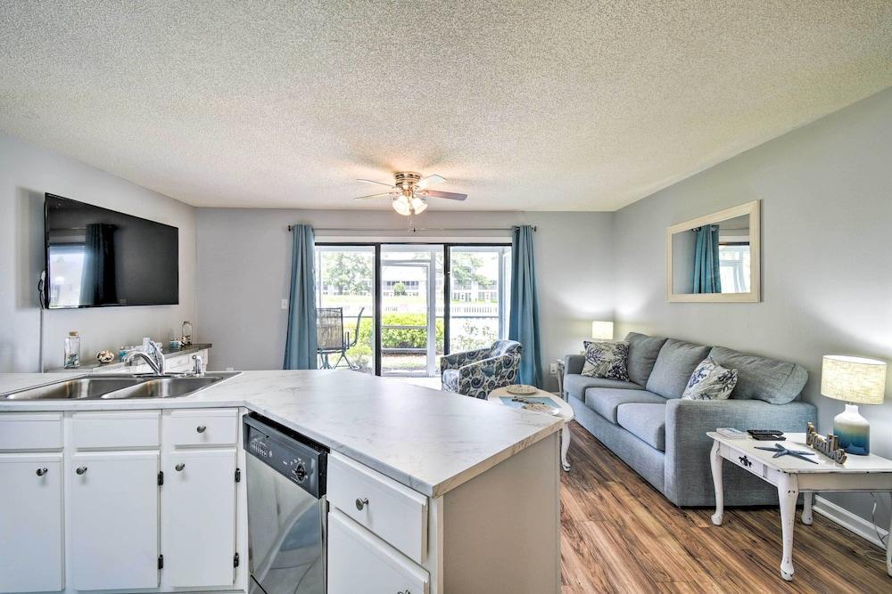 Little River Condo w/ Pool ~ 3 Mi to Beach!