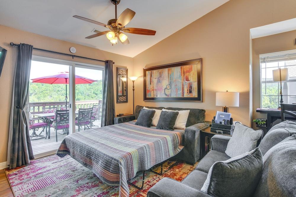 Near Silver Dollar City! Condo w/ Hot Tub & Lake