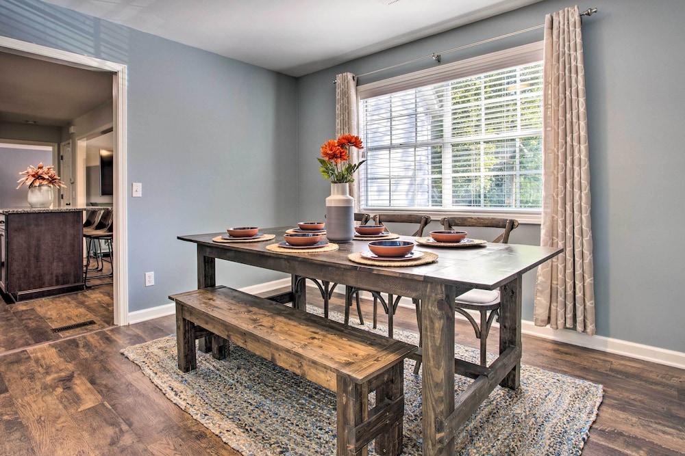 Modern Home w/ Yard + Deck, 1 Mi to Clemson U!