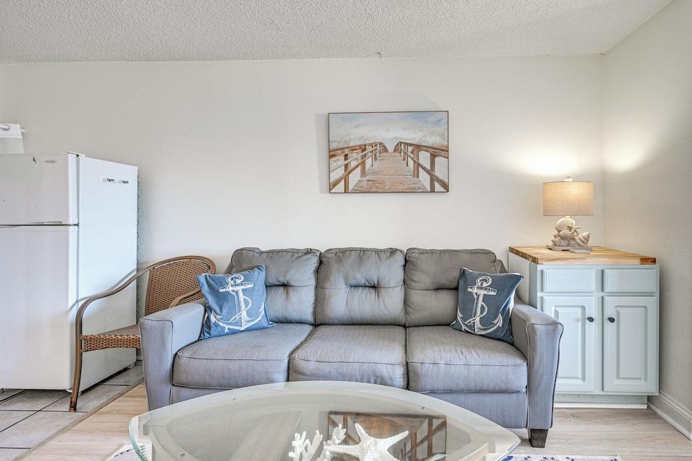 Oceanfront Condo in Myrtle Beach: Near Restaurants