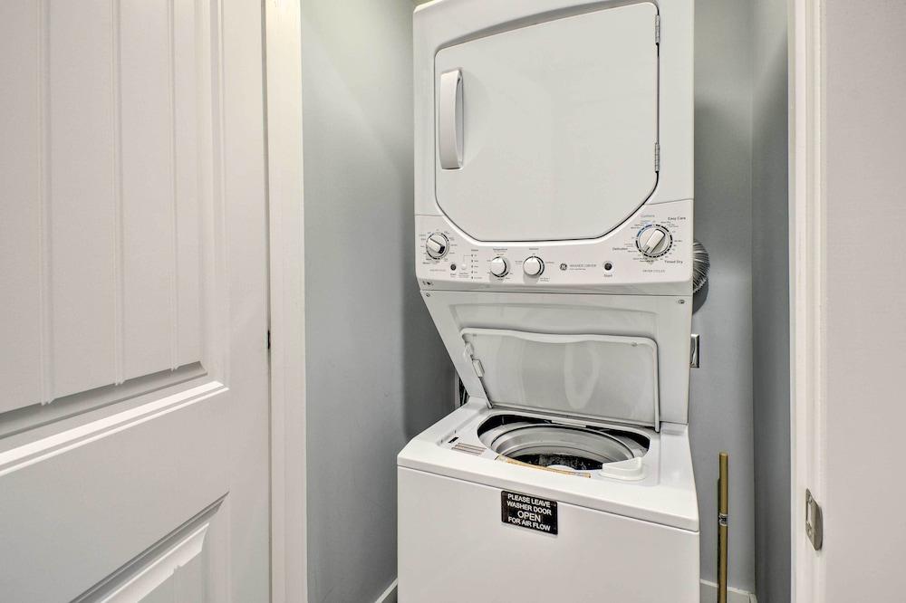 Resort Perks & Pools: Townhome By Barefoot Landing