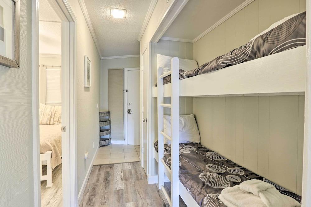 Resort Condo: Pools, Gym, Bar & Beach Access!