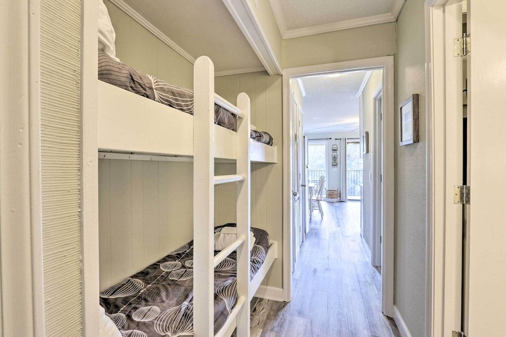 Resort Condo: Pools, Gym, Bar & Beach Access!