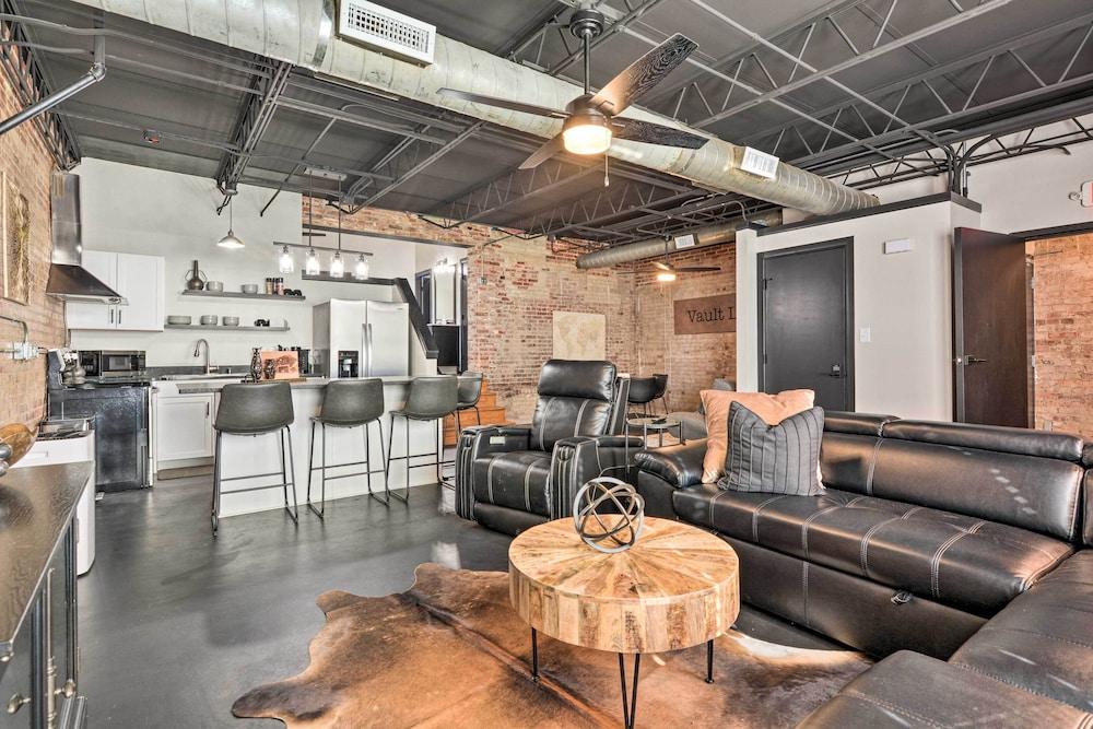 Sleek, Modern Loft in Downtown Springfield!