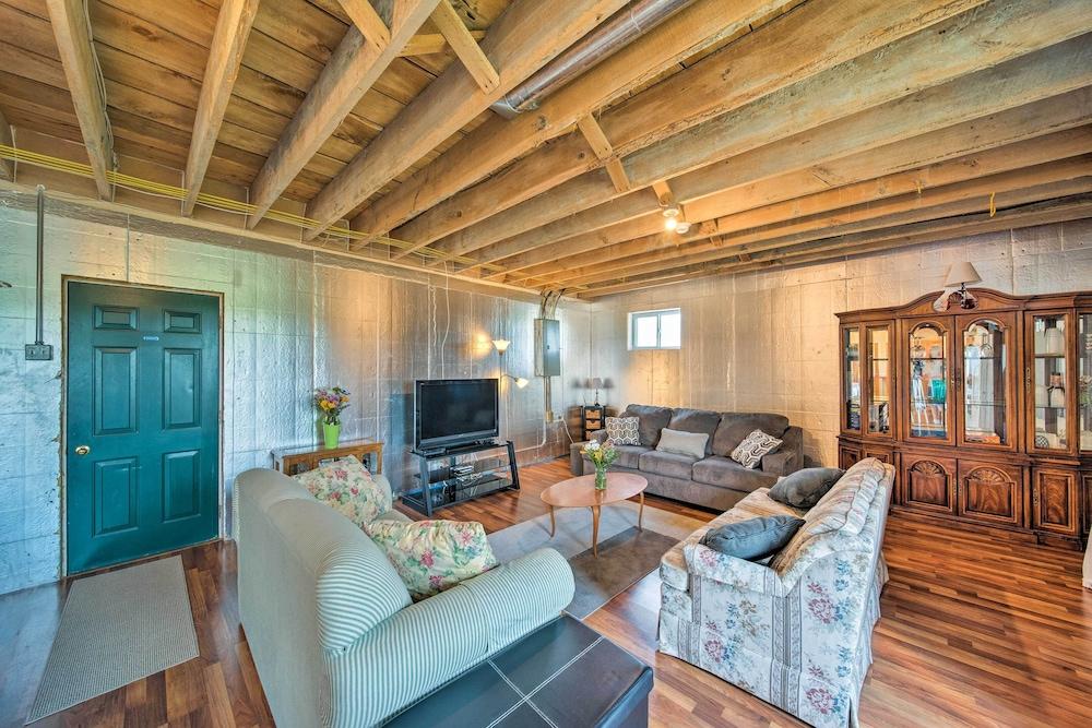 Updated Berger Cottage w/ Pool, on a Private Farm!