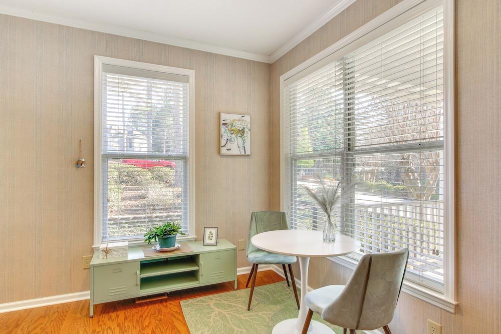 Lakefront Mccormick Gem: Deck & Golf Course Views