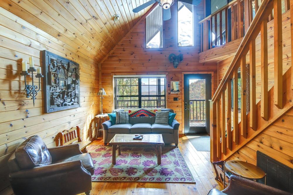 Above & Beyond Pigeon Forge Cabin w/ Prime Views!
