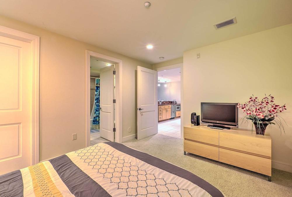 Beachfront Traverse City Resort Condo w/ Pool